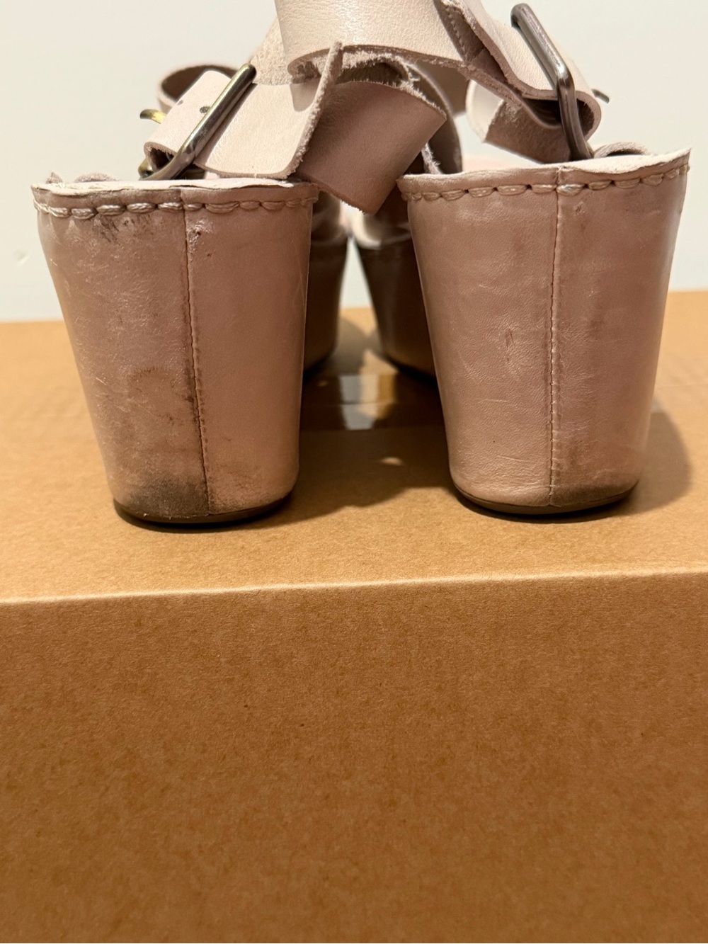 Chocolat Blu Women’s Tan Platform Wedge Sandals with Buckle Size 7.5 - Picture 4 of 5